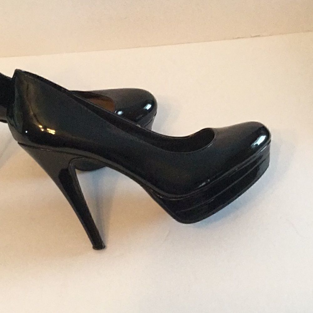 LAUREN CONRAD black stiletto heels in size 9med - Picture 4 of 8